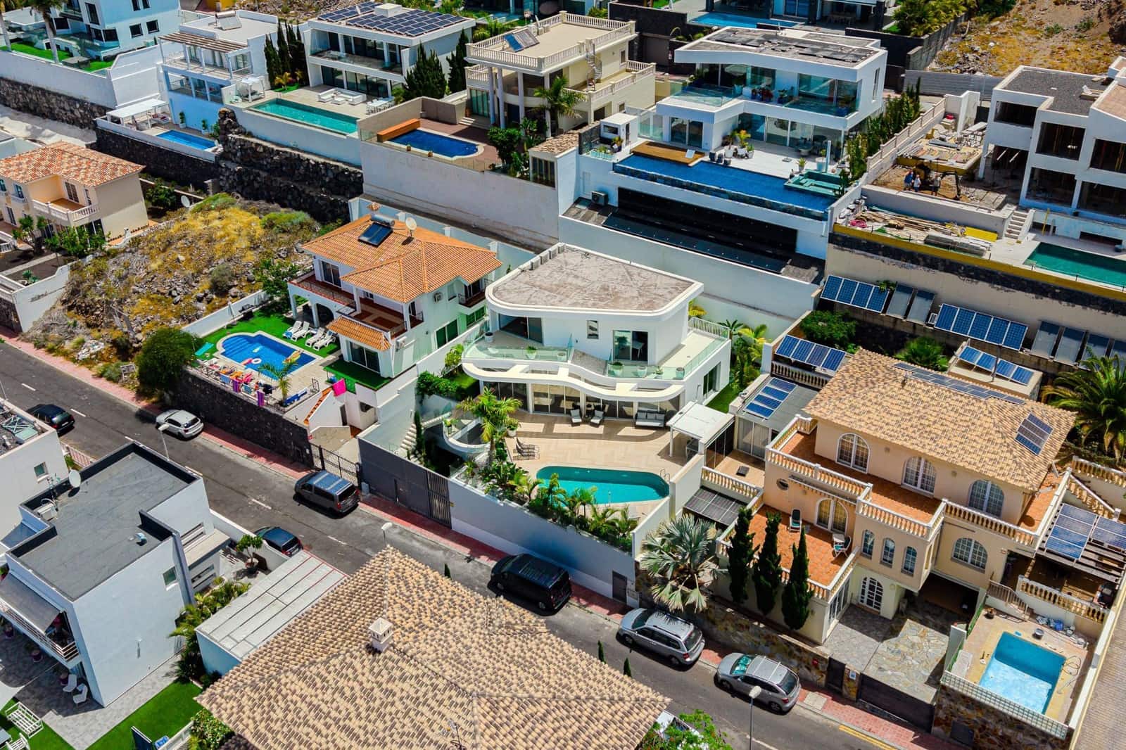 5 bedroom Villa for sale in Costa Adeje - € 1,999,000 (Ref: 9946925)