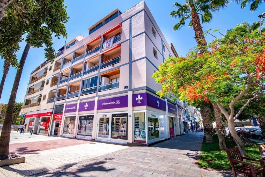 1 bedroom Apartment for sale in Arona - € 300,000 (Ref: 9950955)