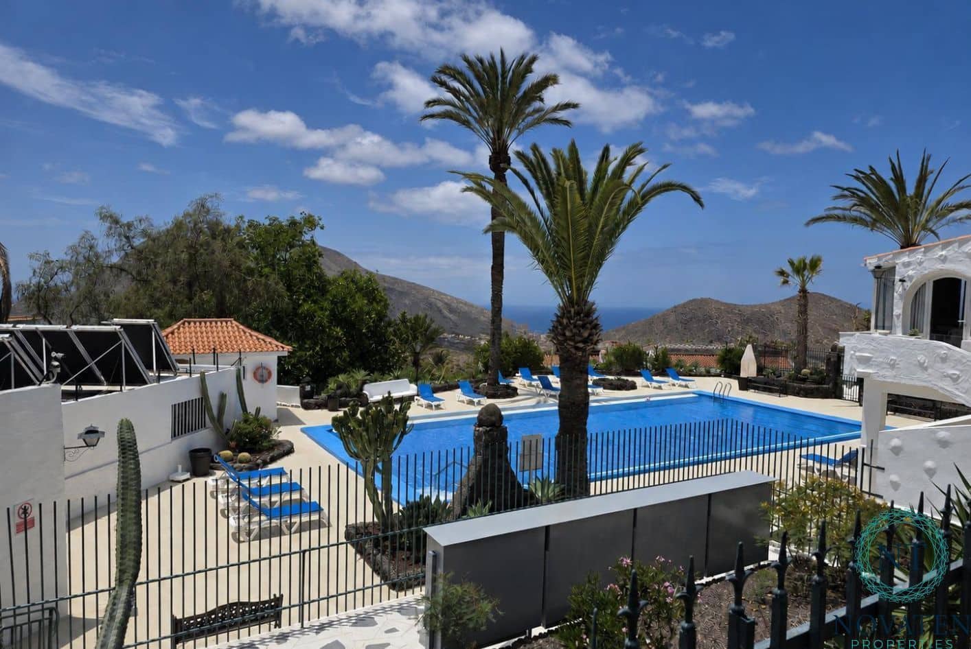 5 soverom Villa til salgs i Arona - € 650 000 (Ref: 9999512)