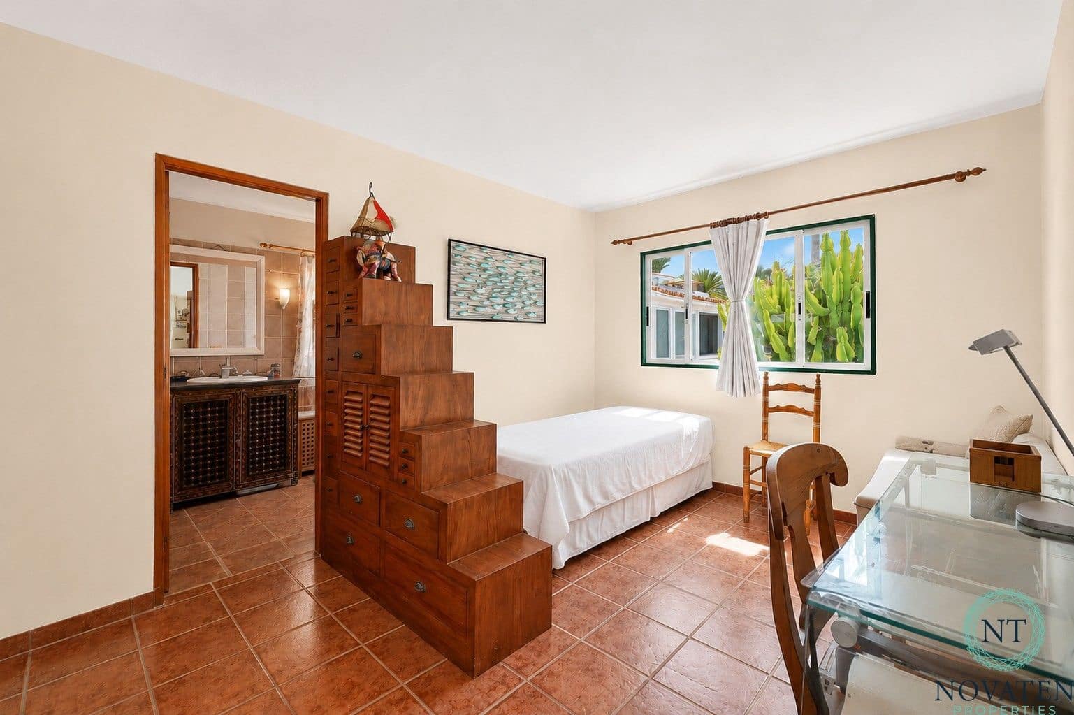 5 soverom Villa til salgs i Arona - € 650 000 (Ref: 9999512)