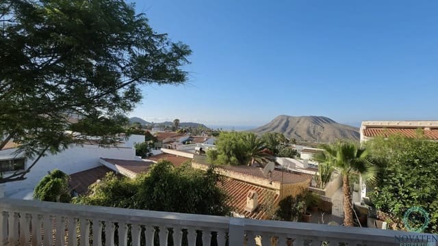 5 soverom Villa til salgs i Arona - € 650 000 (Ref: 9999512)