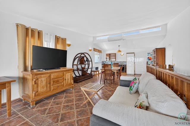5 soverom Villa til salgs i Arona - € 650 000 (Ref: 9999512)