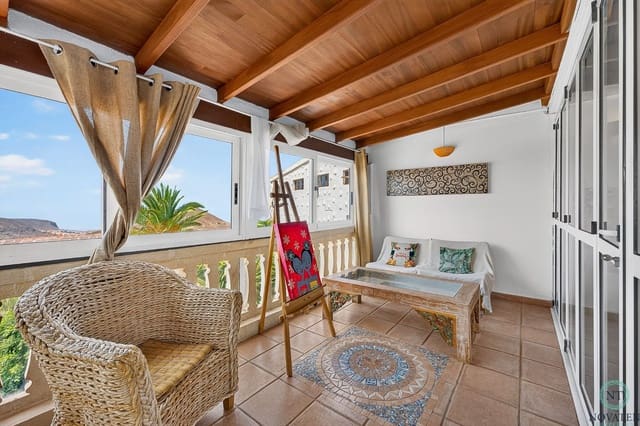 5 soverom Villa til salgs i Arona - € 650 000 (Ref: 9999512)