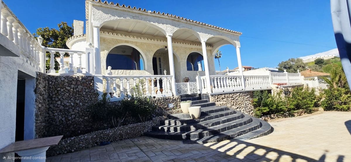 7 bedroom Villa for sale in Mijas Costa with pool garage - € 1,100,000 (Ref: 9617976)