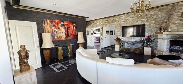 7 soverom Villa til salgs i Mijas Costa, Mijas med svømmebasseng garasje - € 1 100 000 (Ref: 9617976)