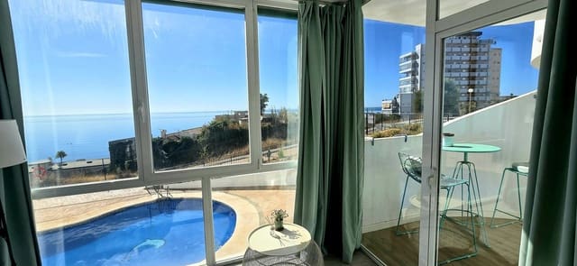 Apartamento de 2 habitaciones en Fuengirola en venta con piscina garaje - 390.000 € (Ref: 9617977)