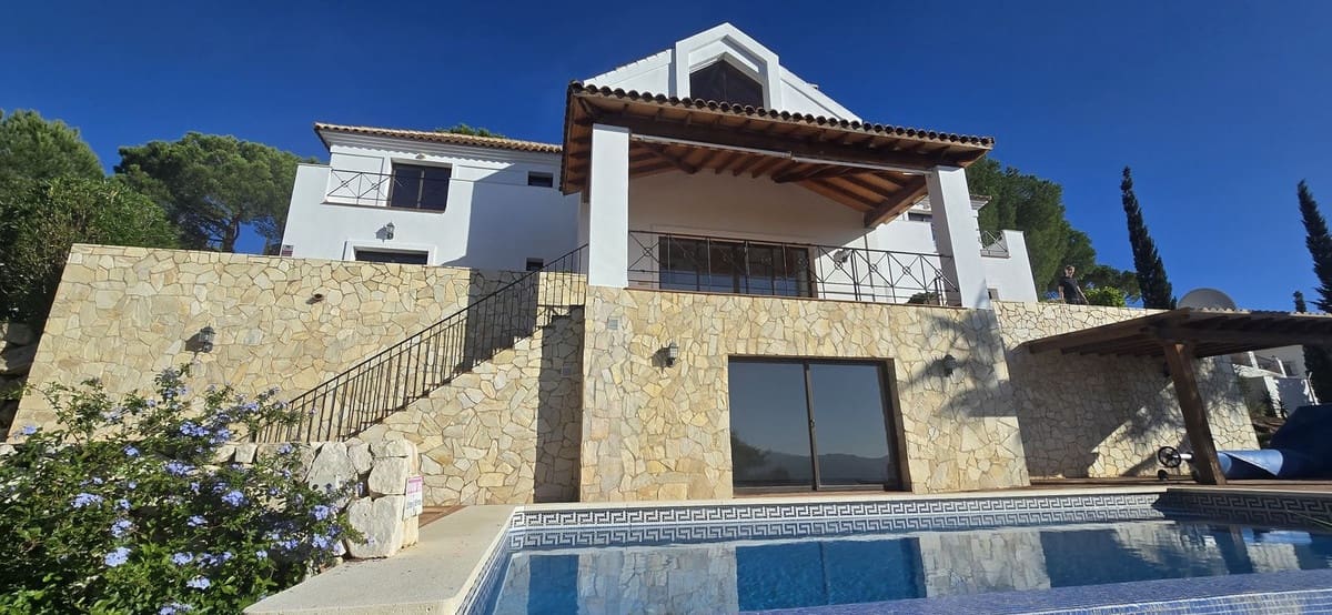 4 soveværelse Villa til salg i Mijas med swimmingpool garage - € 1.450.000 (Ref: 9617980)