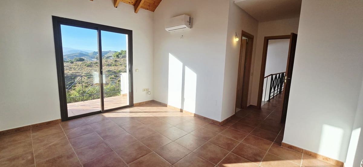 4 soveværelse Villa til salg i Mijas med swimmingpool garage - € 1.450.000 (Ref: 9617980)