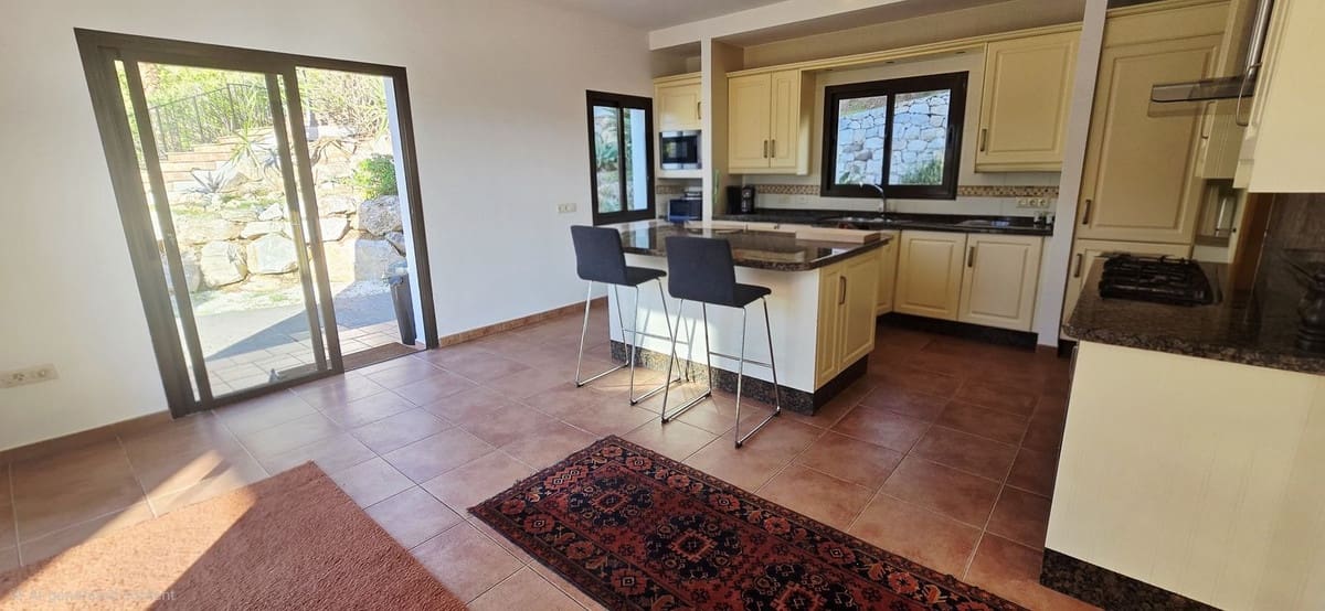 4 soveværelse Villa til salg i Mijas med swimmingpool garage - € 1.450.000 (Ref: 9617980)