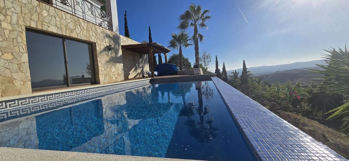 4 soveværelse Villa til salg i Mijas med swimmingpool garage - € 1.450.000 (Ref: 9617980)