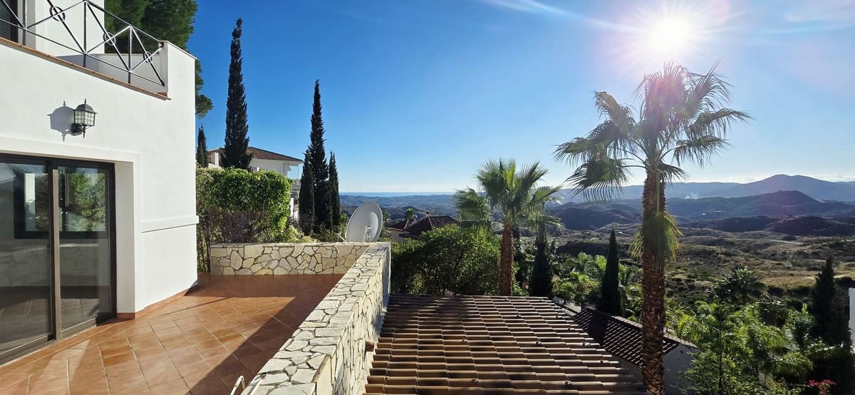 4 soveværelse Villa til salg i Mijas med swimmingpool garage - € 1.450.000 (Ref: 9617980)