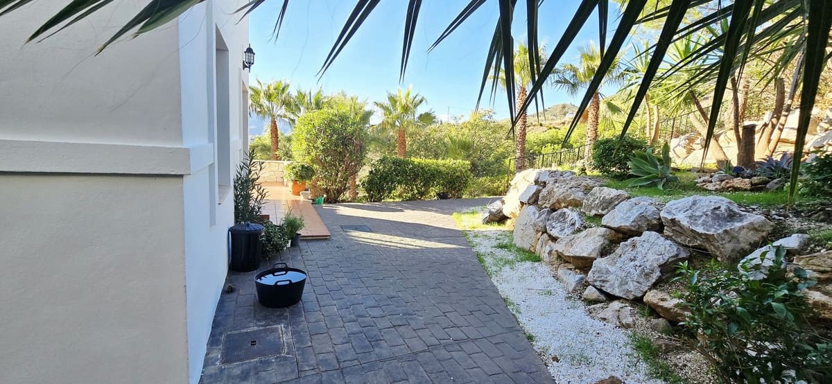 4 soveværelse Villa til salg i Mijas med swimmingpool garage - € 1.450.000 (Ref: 9617980)