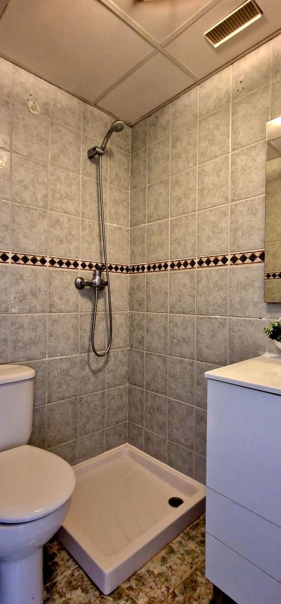 2 bedroom Penthouse for sale in Fuengirola with pool garage - € 419,000 (Ref: 9617981)