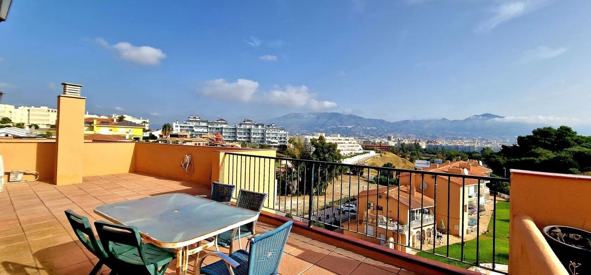 2 bedroom Penthouse for sale in Fuengirola with pool garage - € 419,000 (Ref: 9617981)