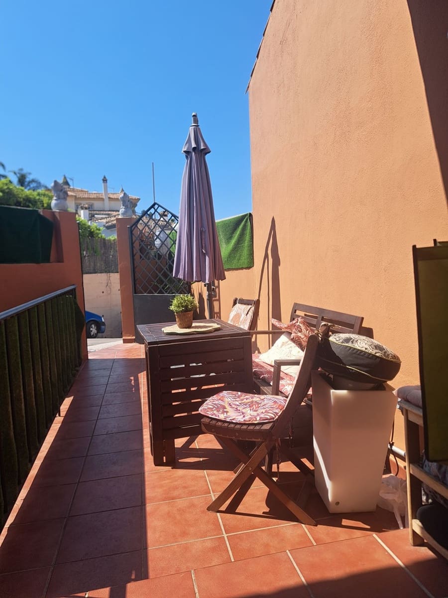 3 sypialnia Dom na sprzedaż w El Coto z basenem garażem - 350 000 € (Ref: 9617985)