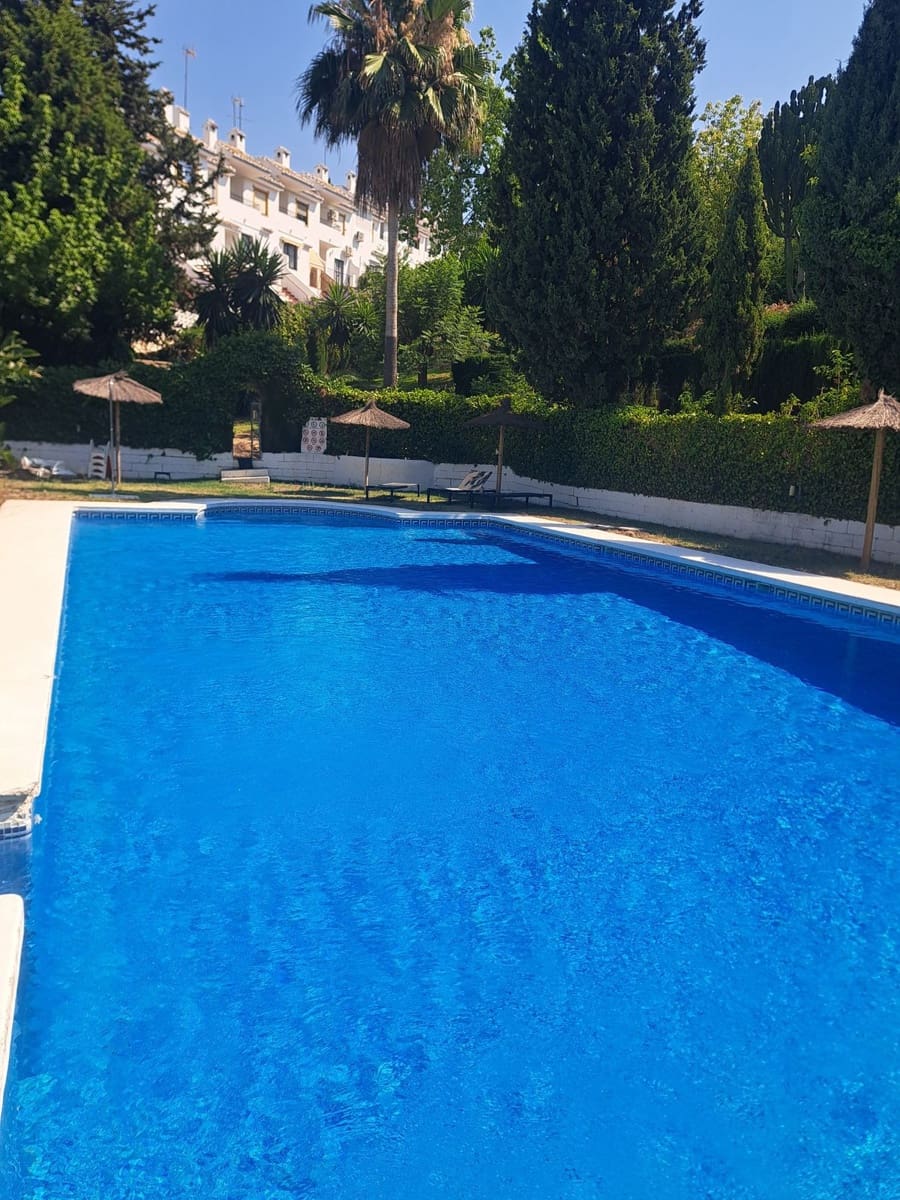 3 sypialnia Dom na sprzedaż w El Coto z basenem garażem - 350 000 € (Ref: 9617985)