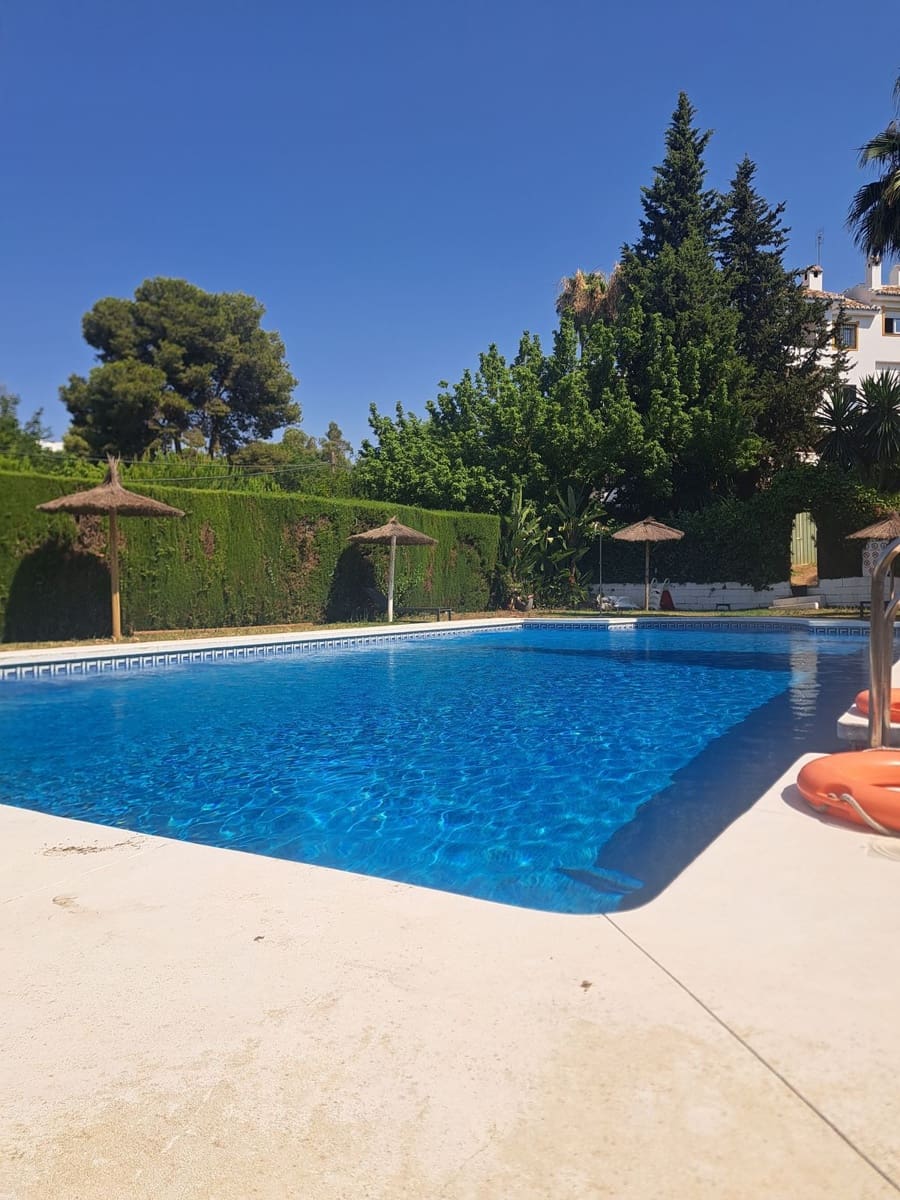 3 sypialnia Dom na sprzedaż w El Coto z basenem garażem - 350 000 € (Ref: 9617985)