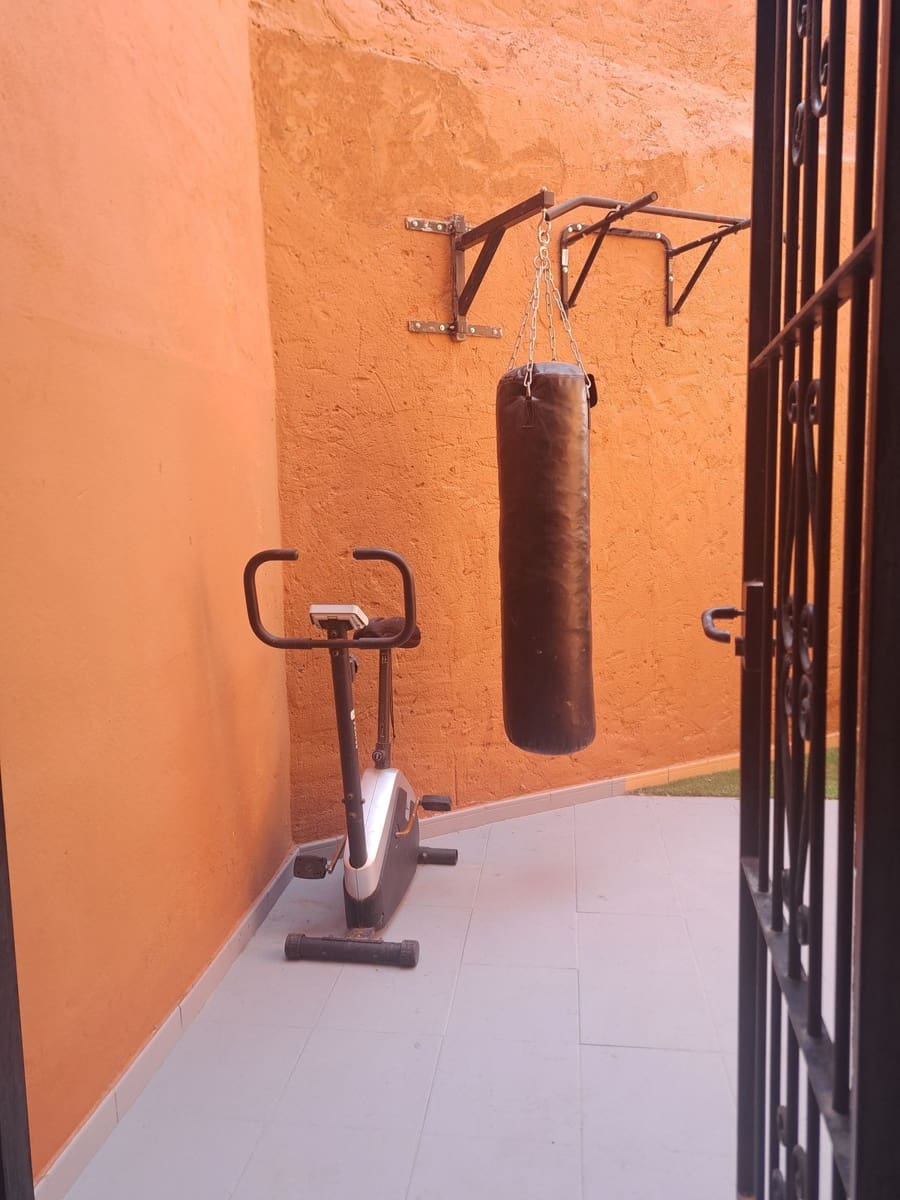 3 sypialnia Dom na sprzedaż w El Coto z basenem garażem - 350 000 € (Ref: 9617985)