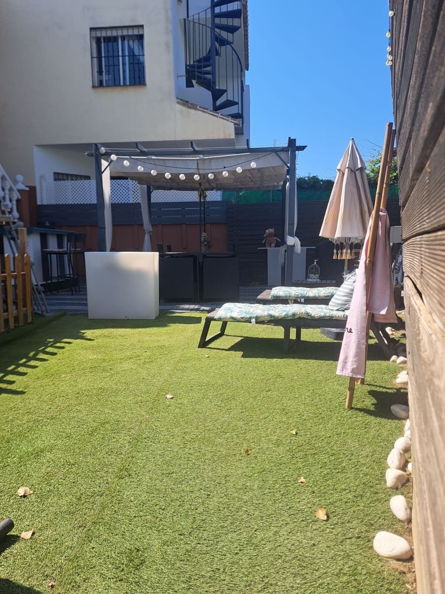 3 sypialnia Dom na sprzedaż w El Coto z basenem garażem - 350 000 € (Ref: 9617985)