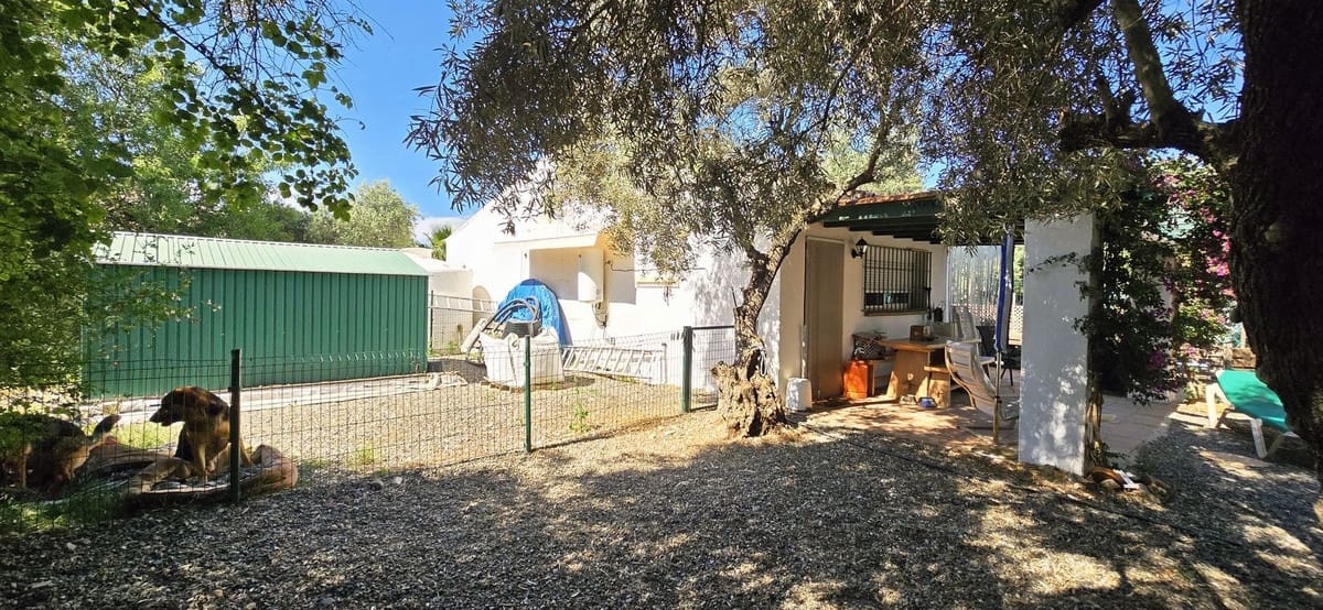 3 bedroom Villa for sale in Monda with pool - € 249,500 (Ref: 9617990)