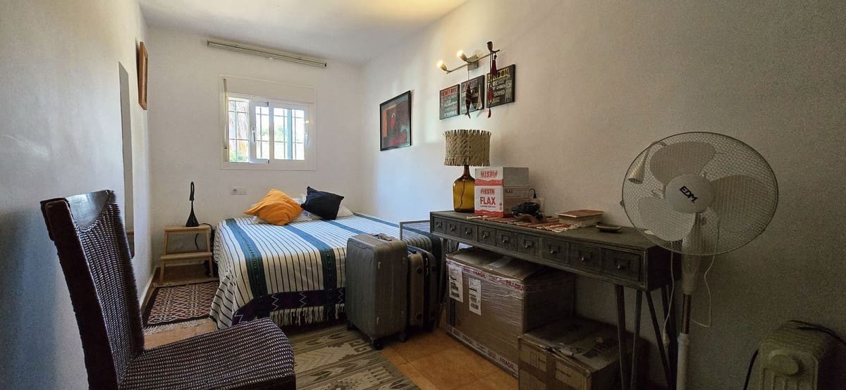 3 bedroom Villa for sale in Monda with pool - € 249,500 (Ref: 9617990)