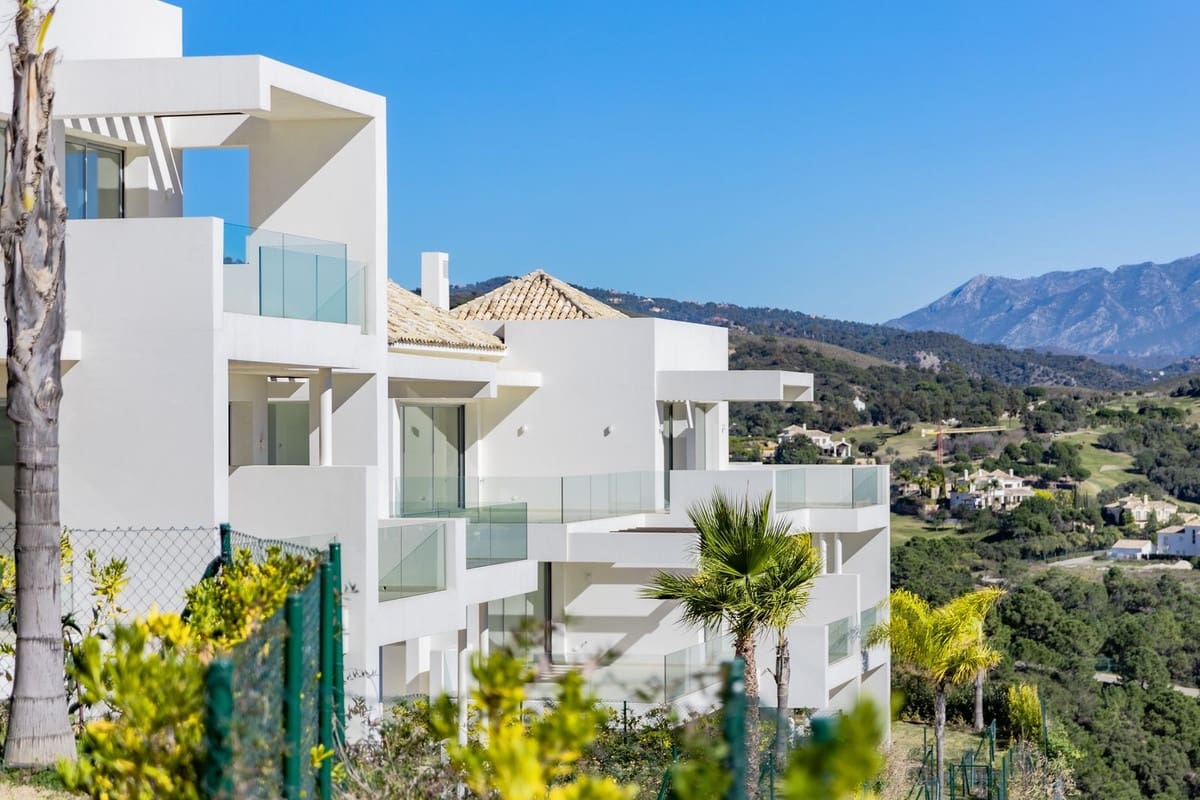 2 bedroom Apartment for sale in Marbella with pool garage - € 690,000 (Ref: 7854420)