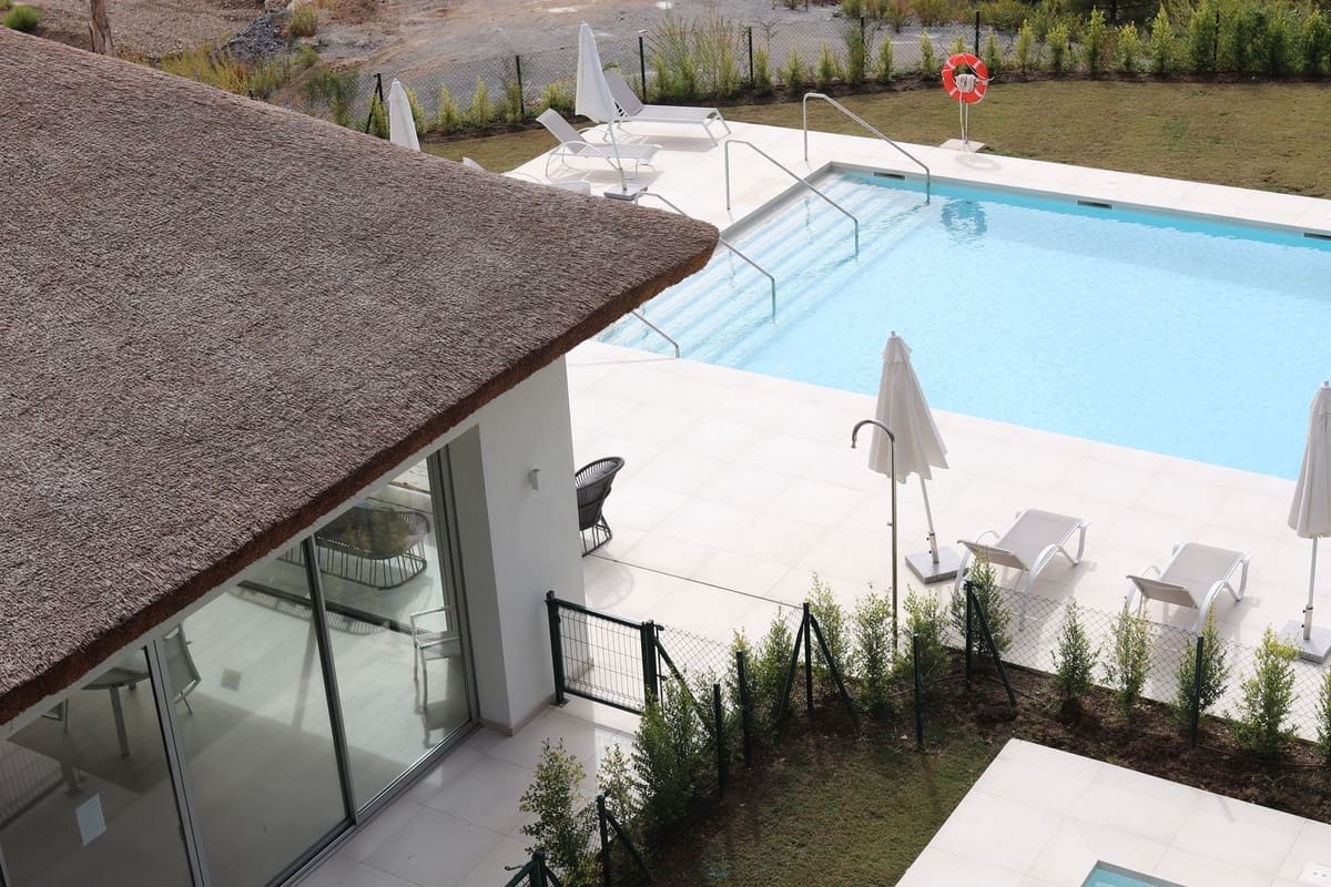 2 bedroom Apartment for sale in Marbella with pool garage - € 690,000 (Ref: 7854420)