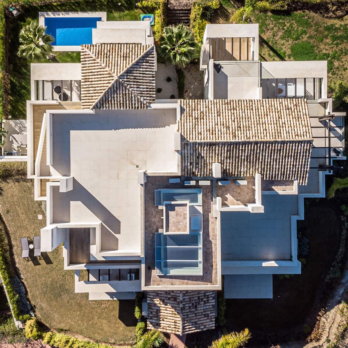 2 bedroom Apartment for sale in Marbella with pool garage - € 690,000 (Ref: 7854420)