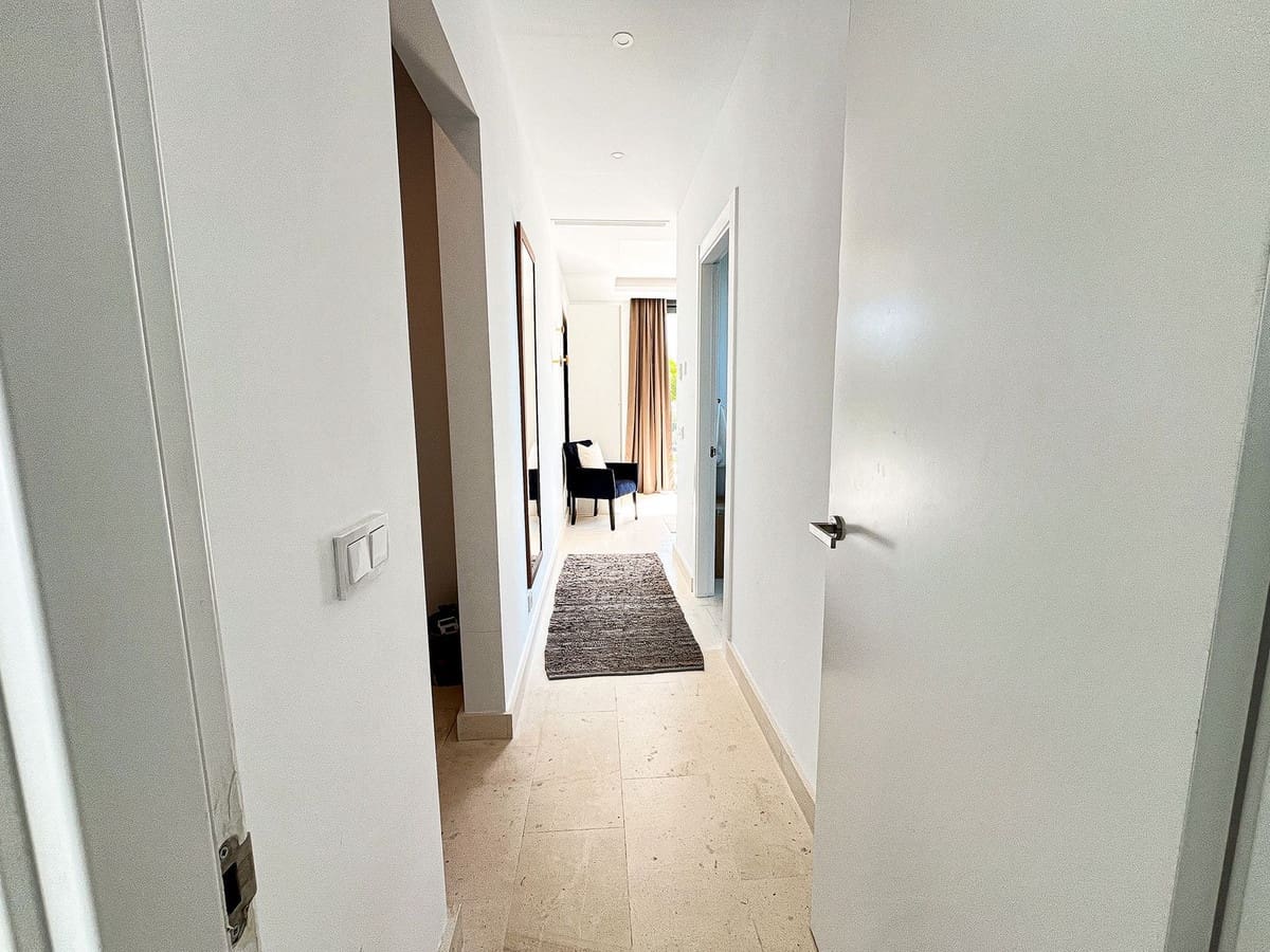 5 makuuhuone Paritalo myytävänä paikassa Cabopino mukana uima-altaan 
autotalli - 1 695 000 € (Ref: 9267756)