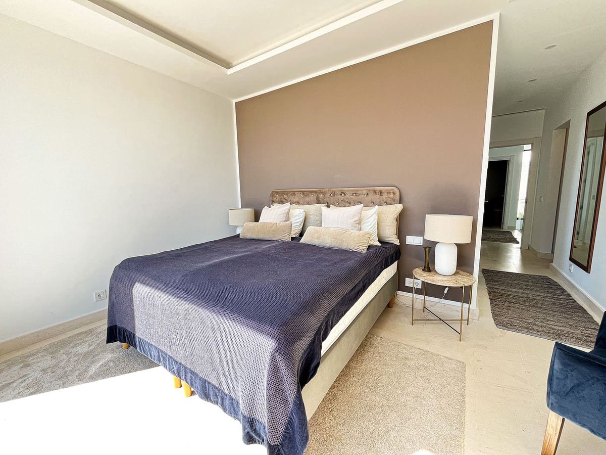 5 makuuhuone Paritalo myytävänä paikassa Cabopino mukana uima-altaan 
autotalli - 1 695 000 € (Ref: 9267756)