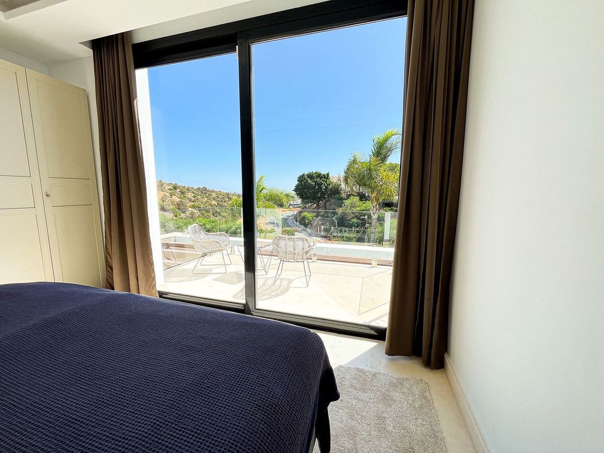 5 makuuhuone Paritalo myytävänä paikassa Cabopino mukana uima-altaan 
autotalli - 1 695 000 € (Ref: 9267756)