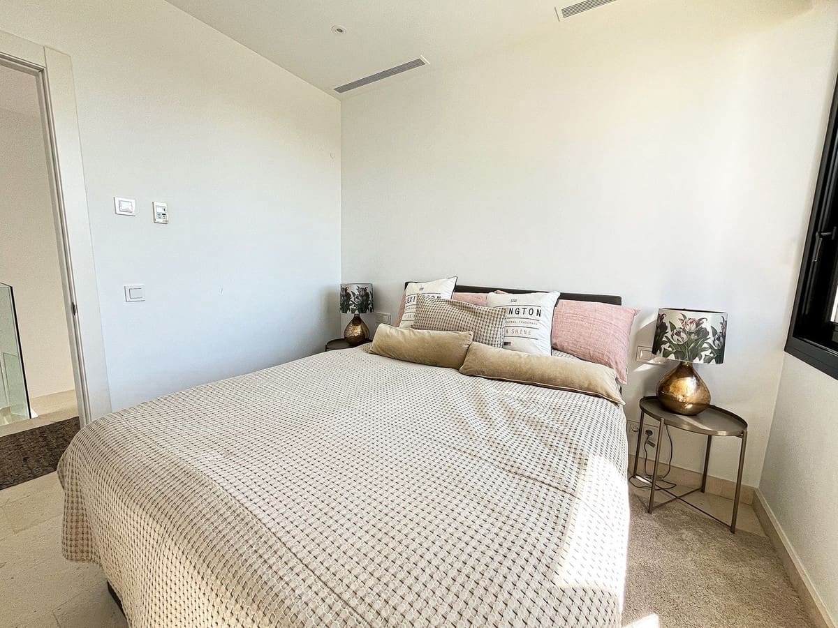 5 makuuhuone Paritalo myytävänä paikassa Cabopino mukana uima-altaan 
autotalli - 1 695 000 € (Ref: 9267756)