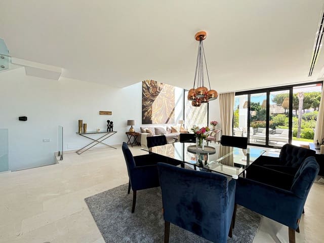 5 makuuhuone Paritalo myytävänä paikassa Cabopino, Marbella mukana uima-altaan 
autotalli - 1 695 000 € (Ref: 9267756)