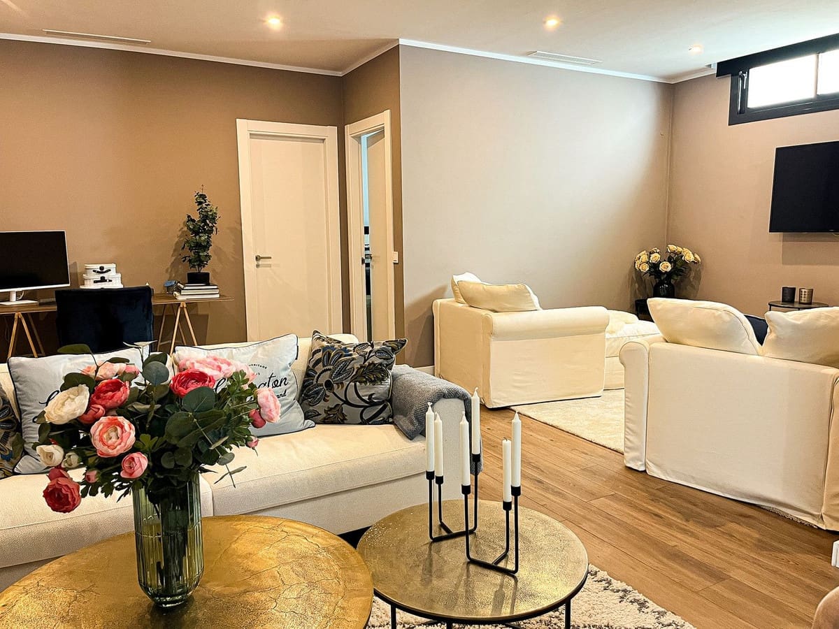 5 makuuhuone Paritalo myytävänä paikassa Cabopino mukana uima-altaan 
autotalli - 1 695 000 € (Ref: 9267756)