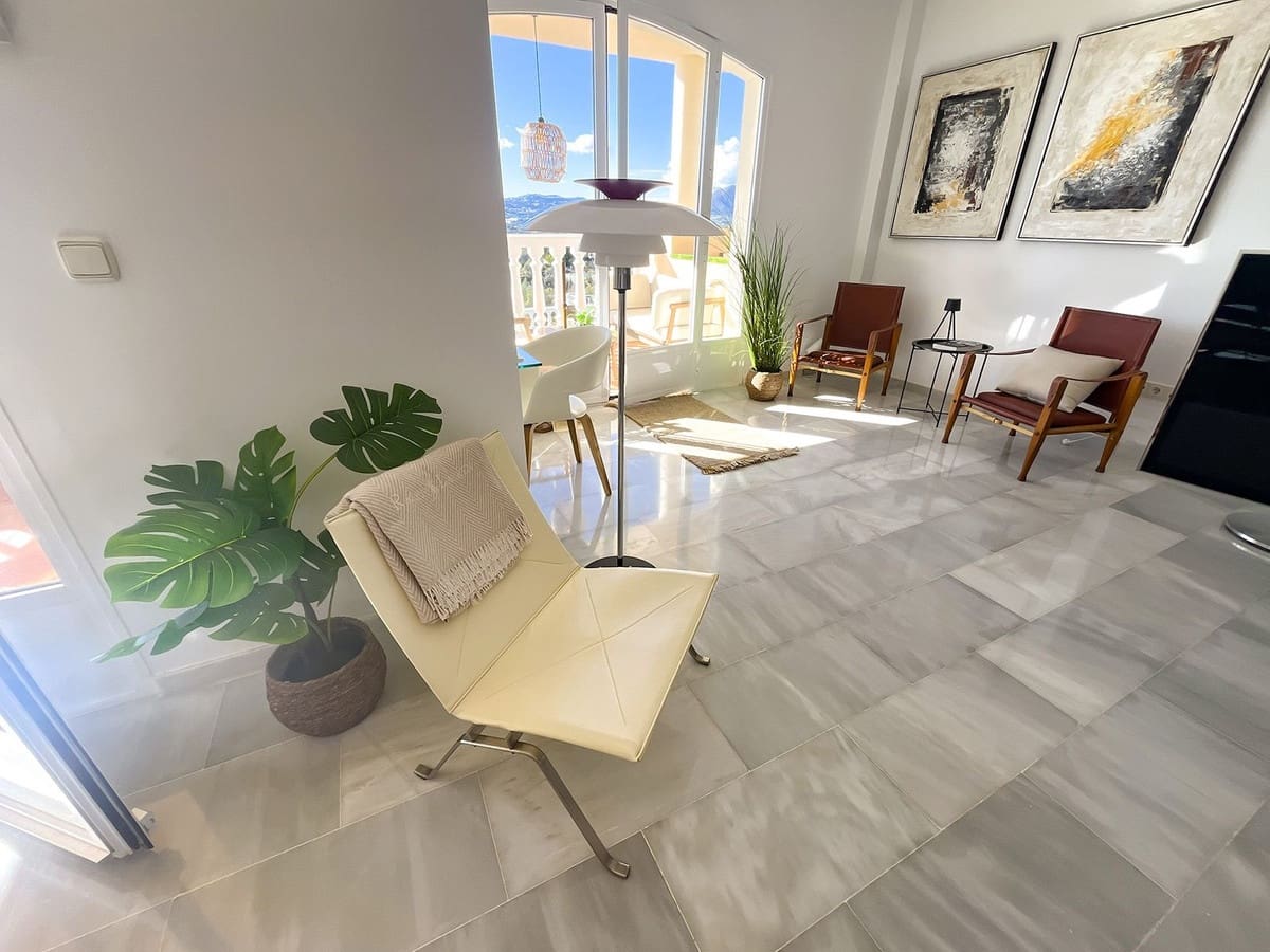 3 soverom Villa til salgs i Mijas Golf med svømmebasseng garasje - € 1 195 000 (Ref: 9474360)