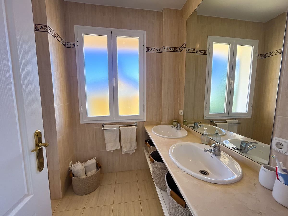 Chalet de 3 habitaciones en Mijas Golf en venta con piscina garaje - 1.195.000 € (Ref: 9474360)