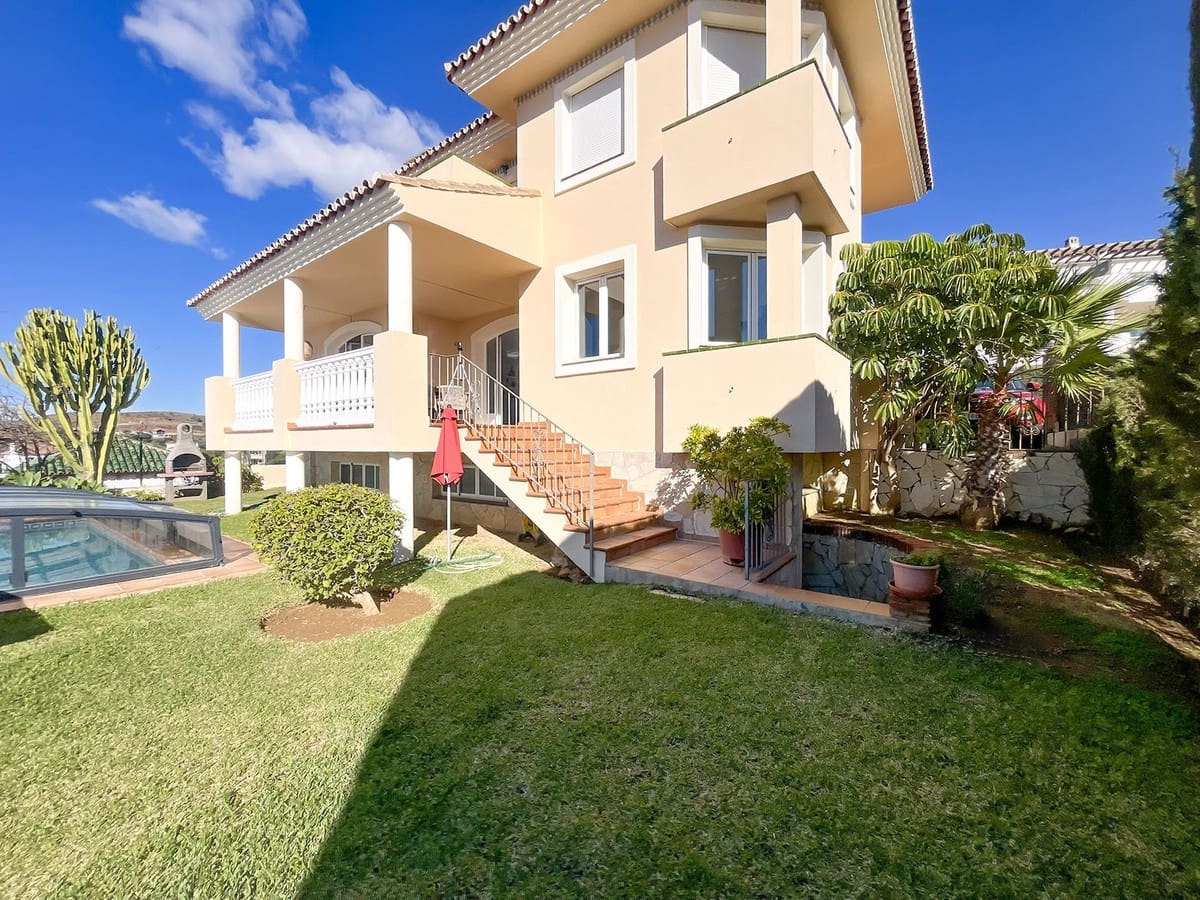 Chalet de 3 habitaciones en Mijas Golf en venta con piscina garaje - 1.195.000 € (Ref: 9474360)
