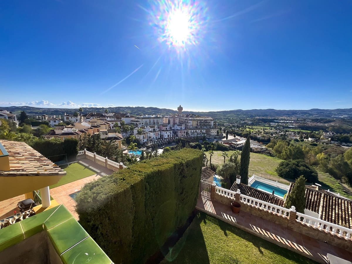 Chalet de 3 habitaciones en Mijas Golf en venta con piscina garaje - 1.195.000 € (Ref: 9474360)