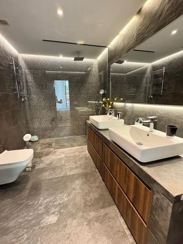 Apartamento de 2 habitaciones en La Quinta, Benahavís en venta con piscina - 625.000 € (Ref: 9685652)