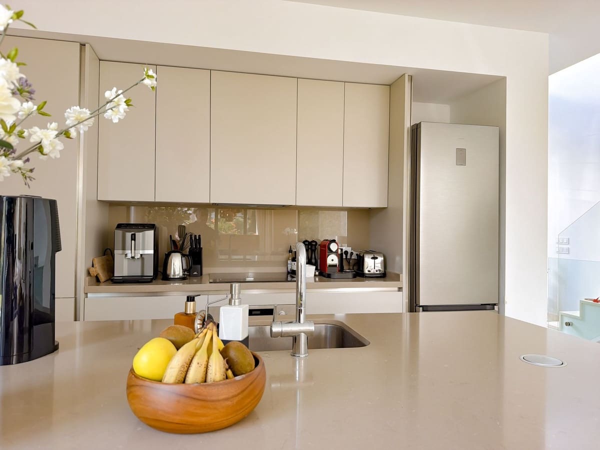 5 slaapkamer Halfvrijstaande villa te koop in Cabopino met zwembad garage - € 1.475.000 (Ref: 9964537)