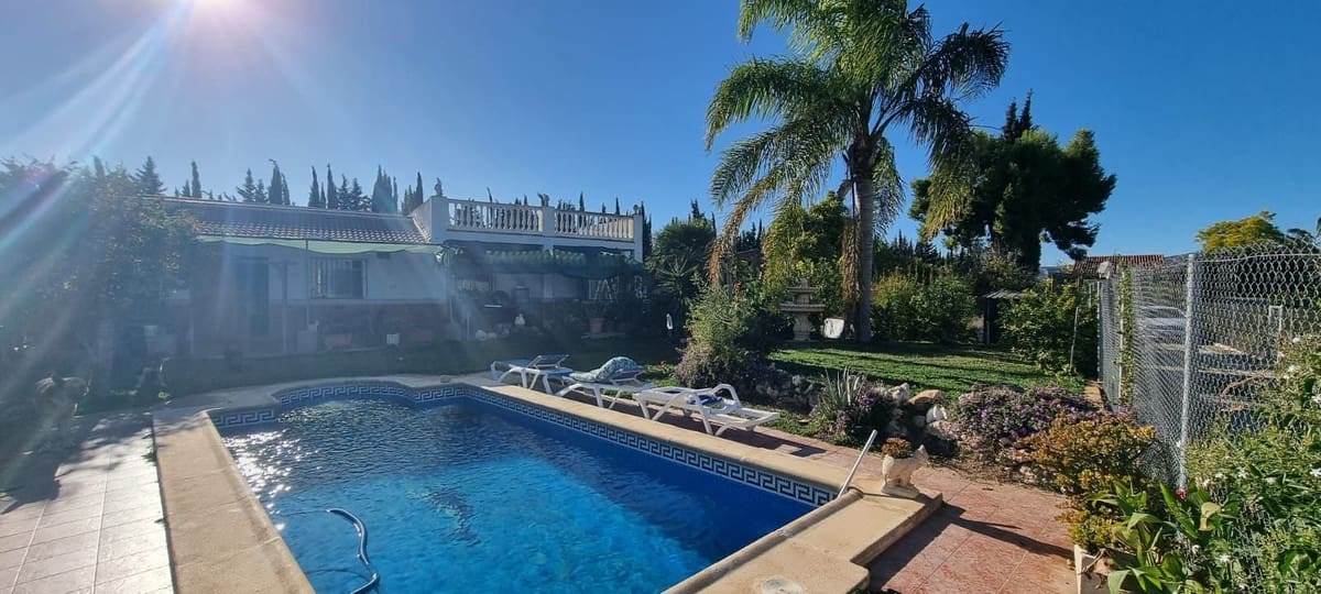 Finca/Casa Rural de 3 habitaciones en Alhaurín de la Torre en venta - 480.000 € (Ref: 8454097)