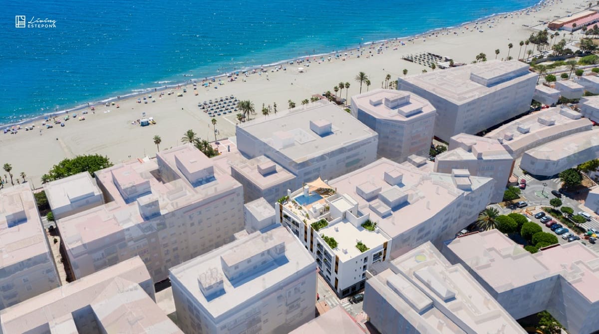 2 bedroom Apartment for sale in Estepona with pool garage - € 549,000 (Ref: 8600380)