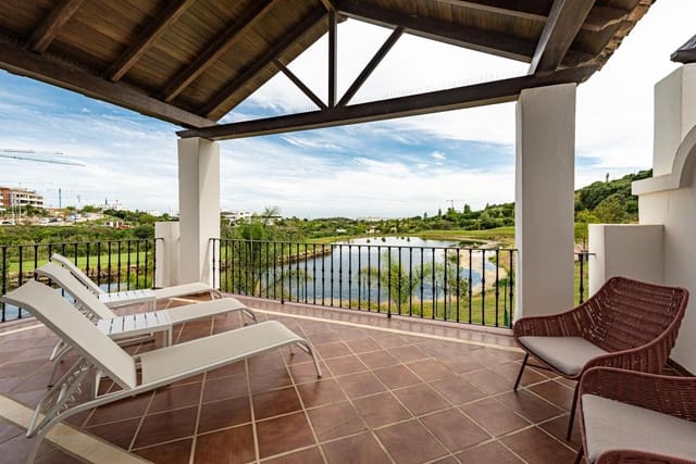 3 soveværelse Semi-Rækkehus til salg i Estepona med swimmingpool garage - € 718.693 (Ref: 8604905)