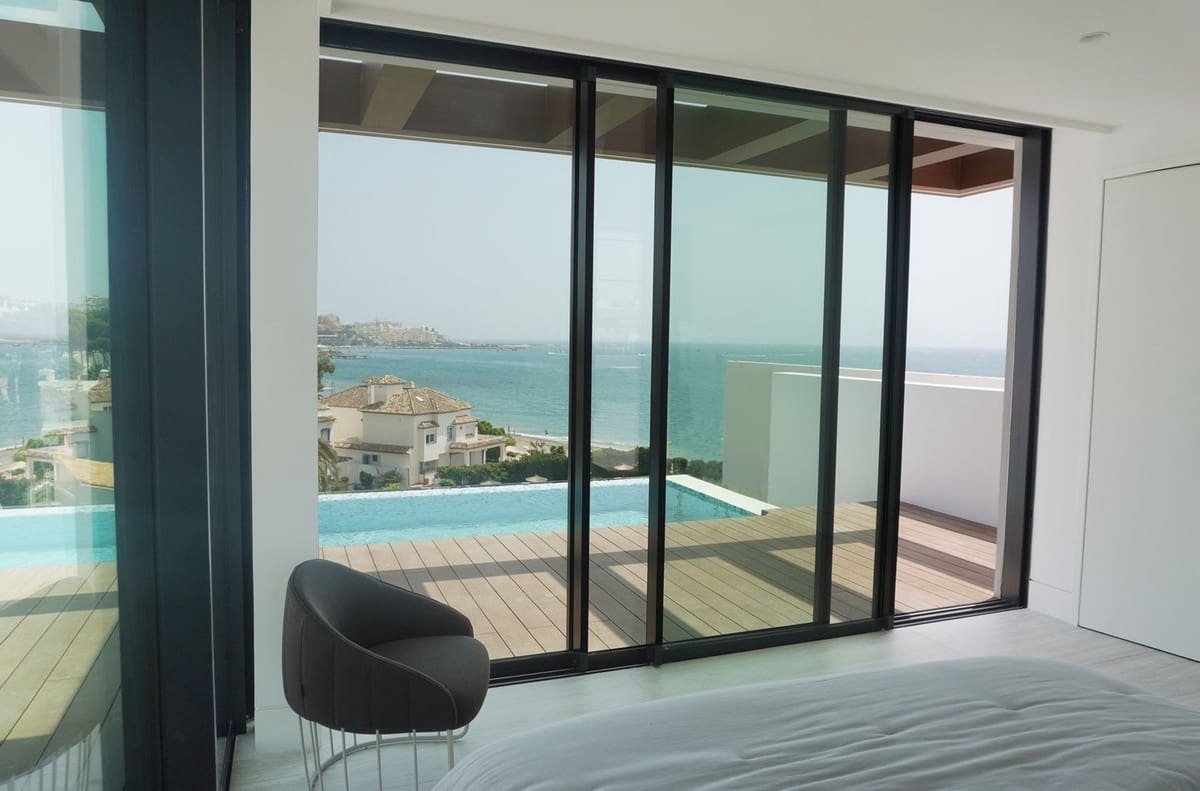 2 bedroom Apartment for sale in Estepona with pool garage - € 995,000 (Ref: 8605686)