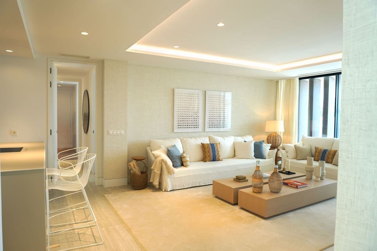 2 bedroom Apartment for sale in Estepona with pool garage - € 995,000 (Ref: 8605686)