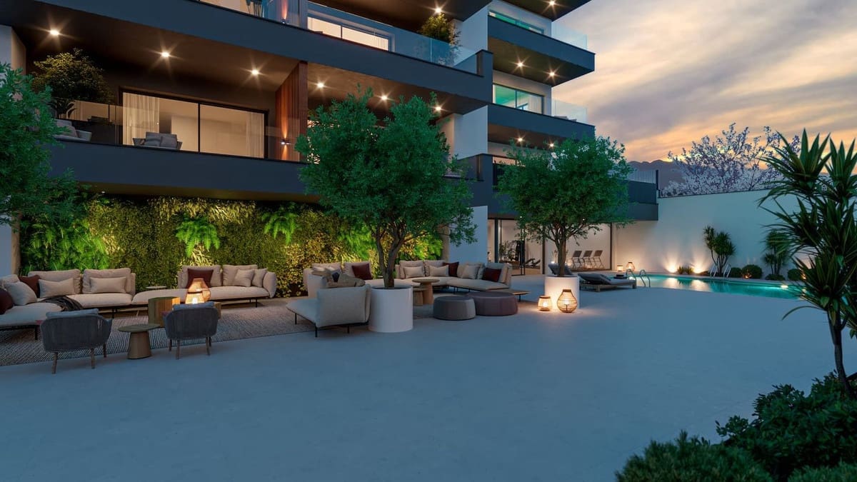 2 bedroom Apartment for sale in Fuengirola with pool garage - € 357,000 (Ref: 8619404)