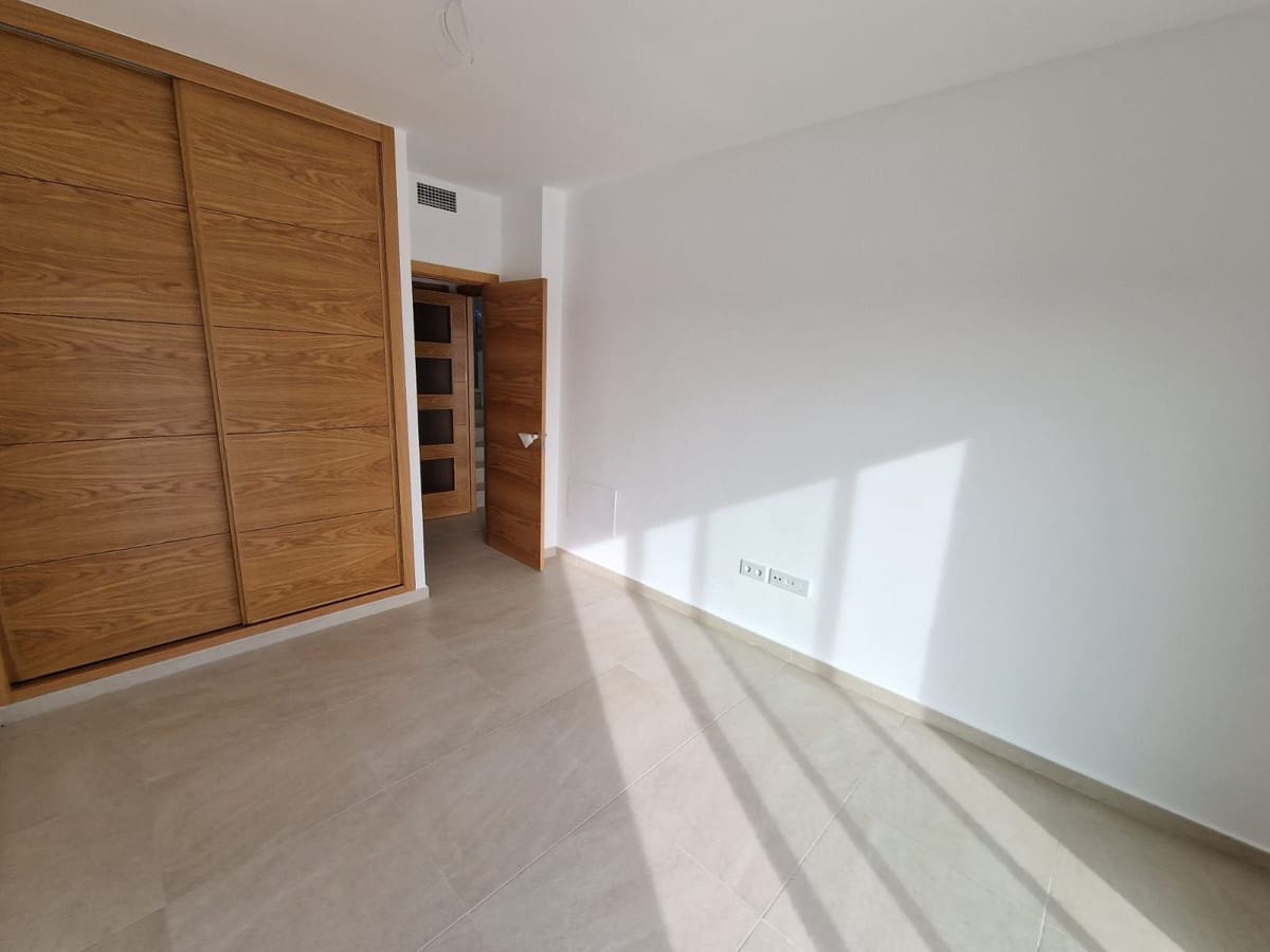 4 bedroom Villa for sale in Manilva with pool garage - € 730,000 (Ref: 8654169)