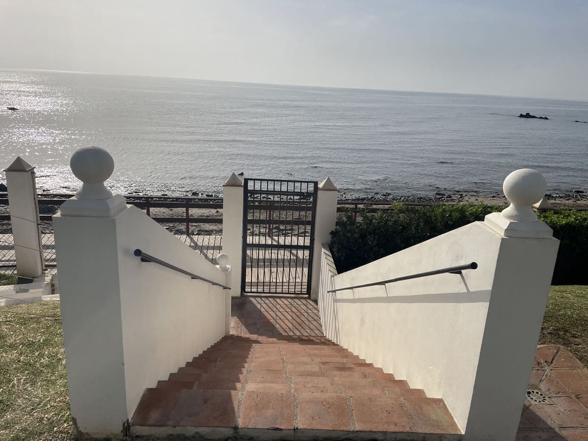 3 slaapkamer Appartement te koop in Calahonda met zwembad garage - € 475.000 (Ref: 8675197)