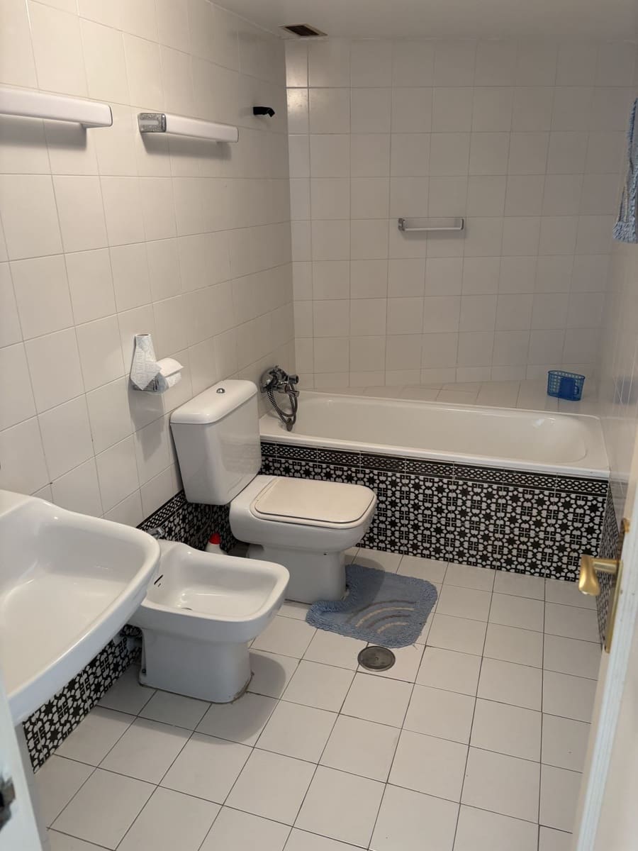 3 slaapkamer Appartement te koop in Calahonda met zwembad garage - € 475.000 (Ref: 8675197)