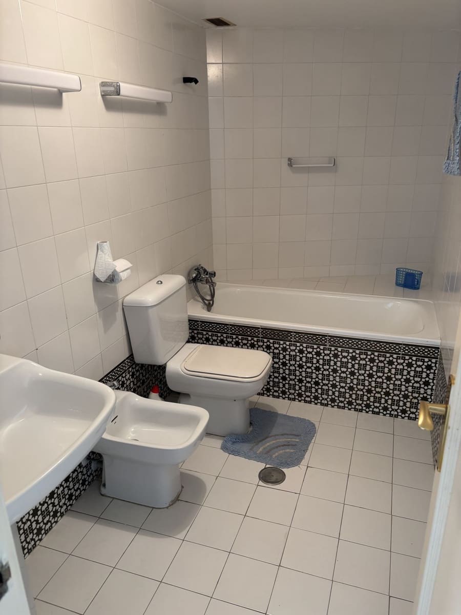 3 slaapkamer Appartement te koop in Calahonda met zwembad garage - € 475.000 (Ref: 8675197)